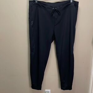 On Cloud Black Joggers Sz XXL